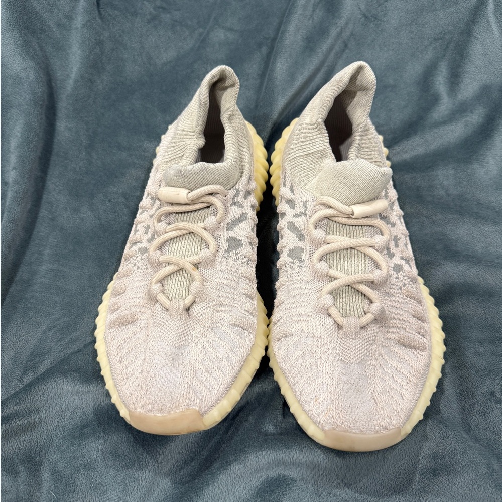 Yeezy Sneakers